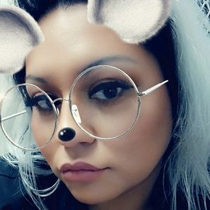 Meet your Posher, Ari